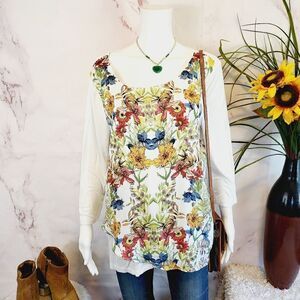 Monroe & Main beautiful pullover top